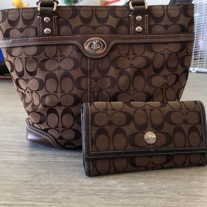 Brown coach shoulder bag